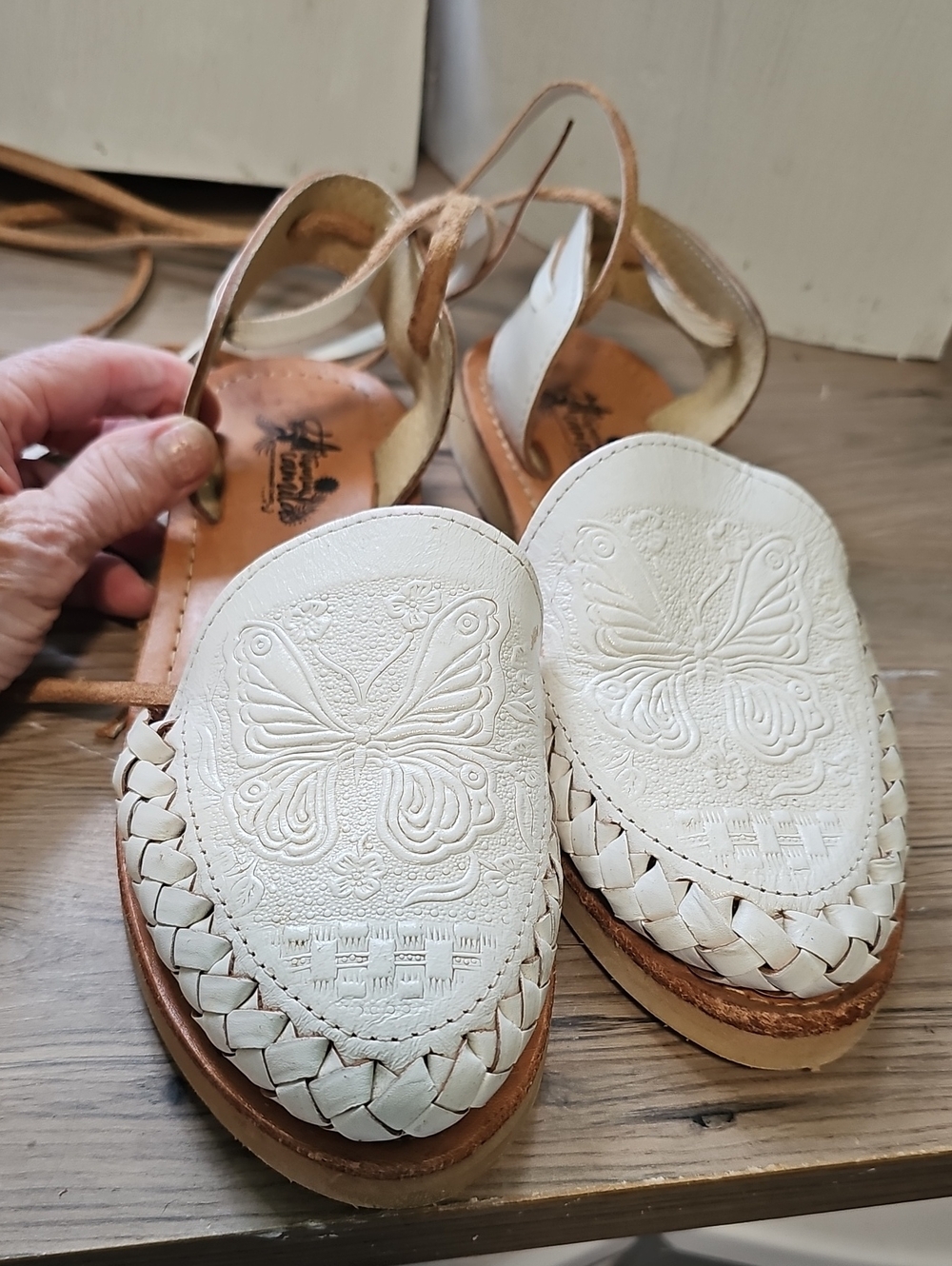 White Leather Butterfly Embossed Women’s Sandals Size 7. Ankle Straps
